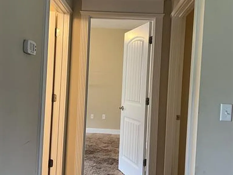 241 Miller St NE — Photo 10