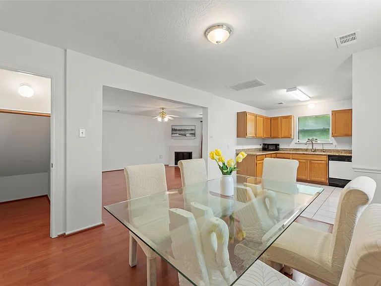 8252 Golf Green Cir — Photo 6