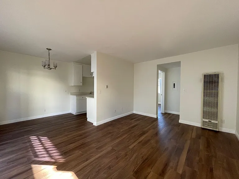 70 N Meridith Ave #6 — Photo 2