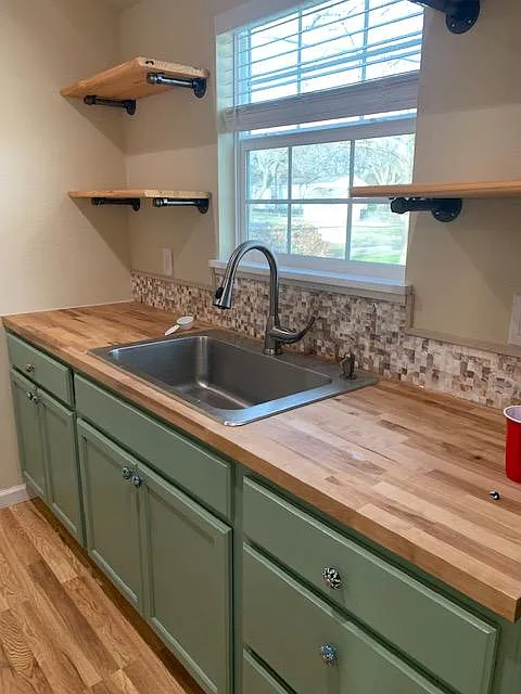 1 bed, 700 sqft, $1,200 — Photo 4