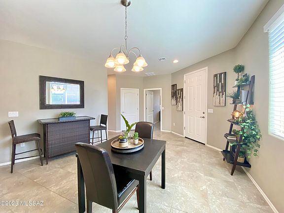 4th image of 2780 W Greenstreak Dr