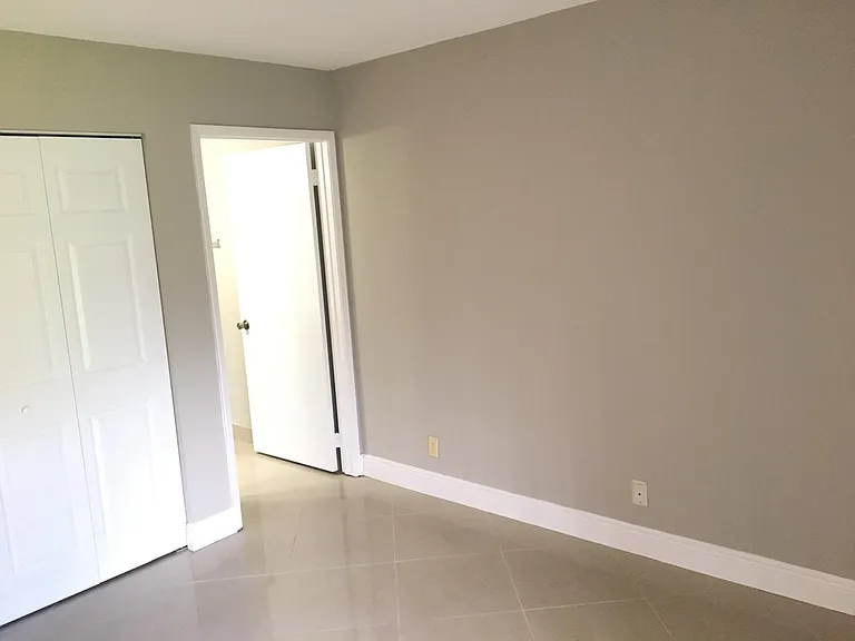 808 Meadows Cir #808 — Photo 10
