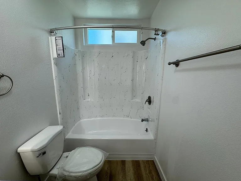 20317 Saticoy St — Photo 32