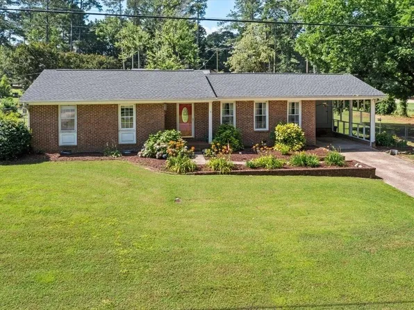 114 E Haywood St, Wendell, NC 27591