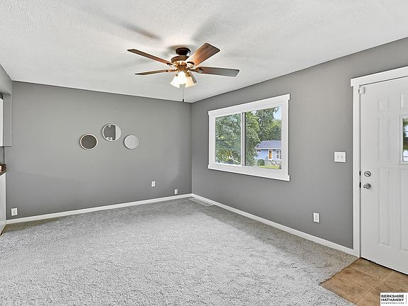3rd image of 6318 Manderson St