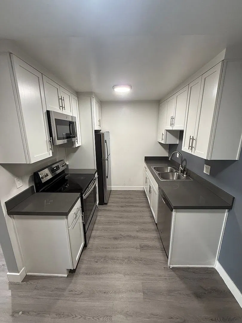 Sterling Terrace — Photo 1