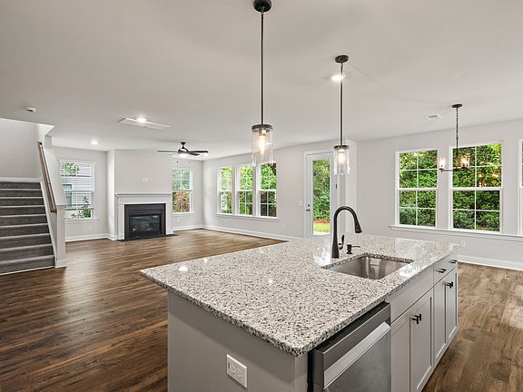 Kitchen Island/Living Room