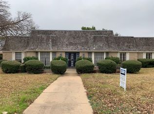 6105 Lantana Ln, Fort Worth, TX 76112