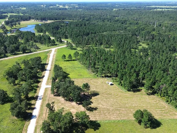 1262 Buckhorn Creek Dr, Crockett, TX 75835