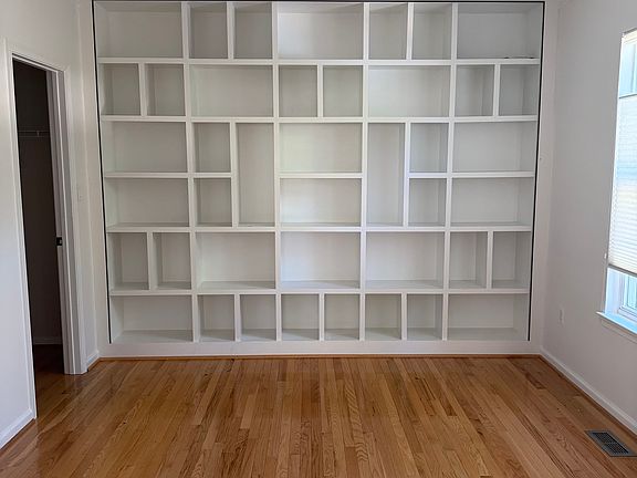 3rd image of 11514 Amherst Ave