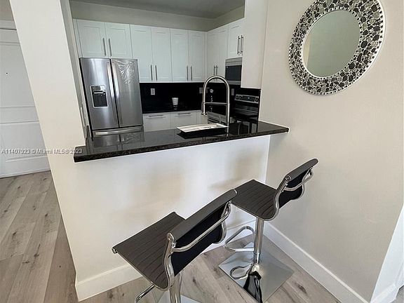 4th image of 511 SE 5th Ave APT 2410