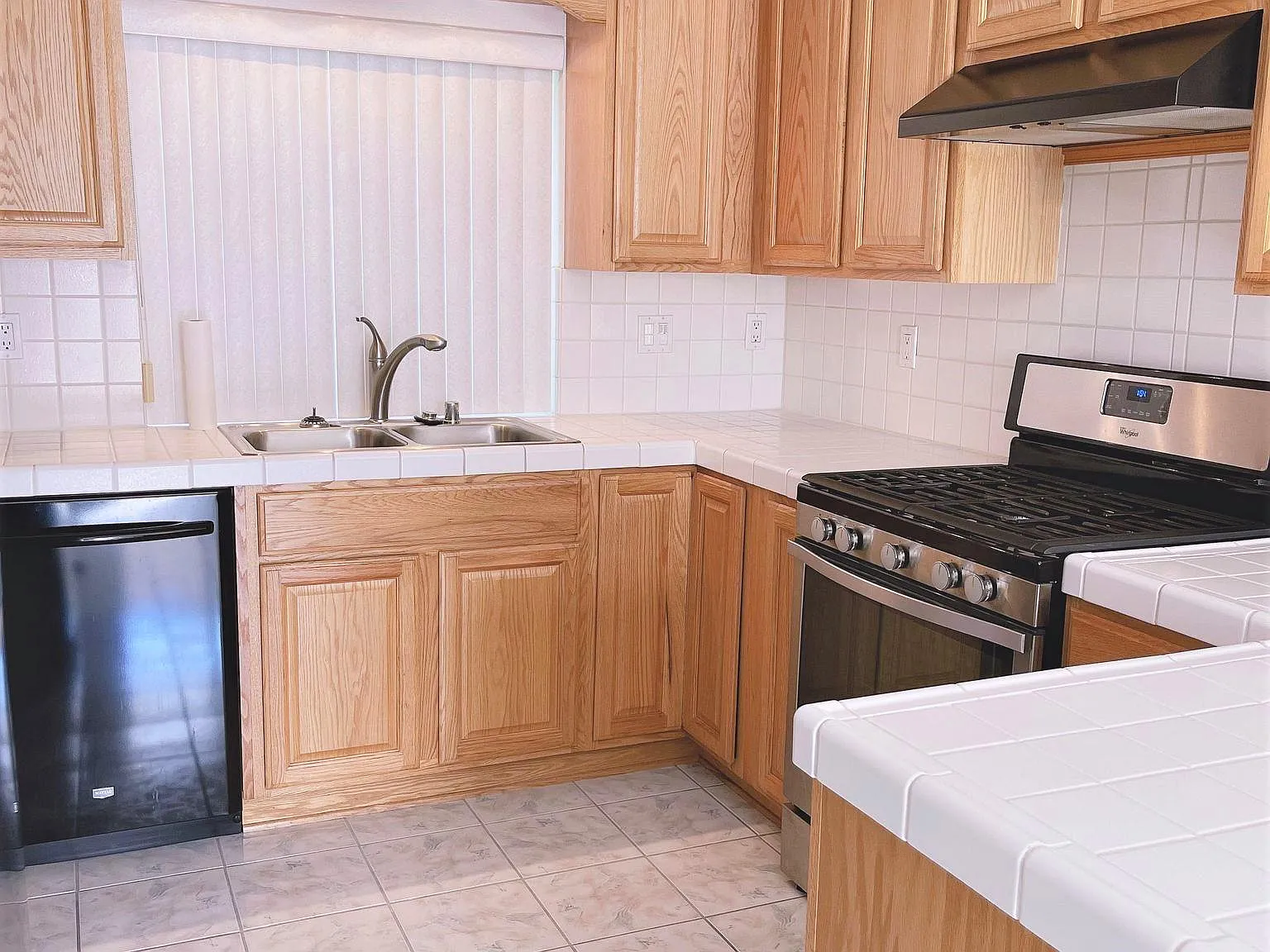 3 bed, 1570 sqft, $3,000 — Photo 3