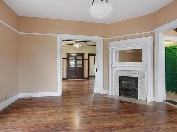 3rd image of 421 W Farmer St