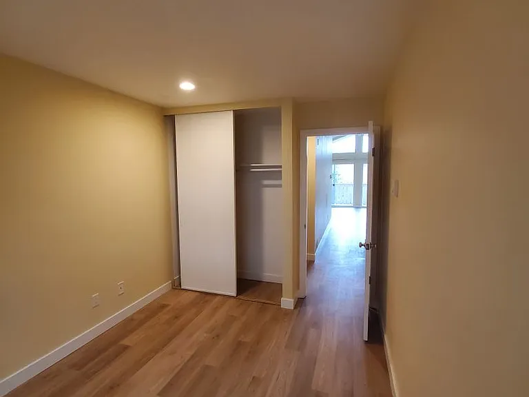 417 Bellevue Way SE — Photo 18