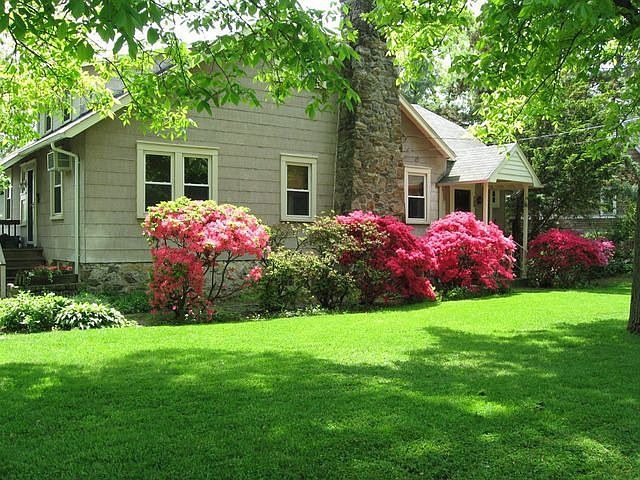 1st image of 755 Soundview Dr