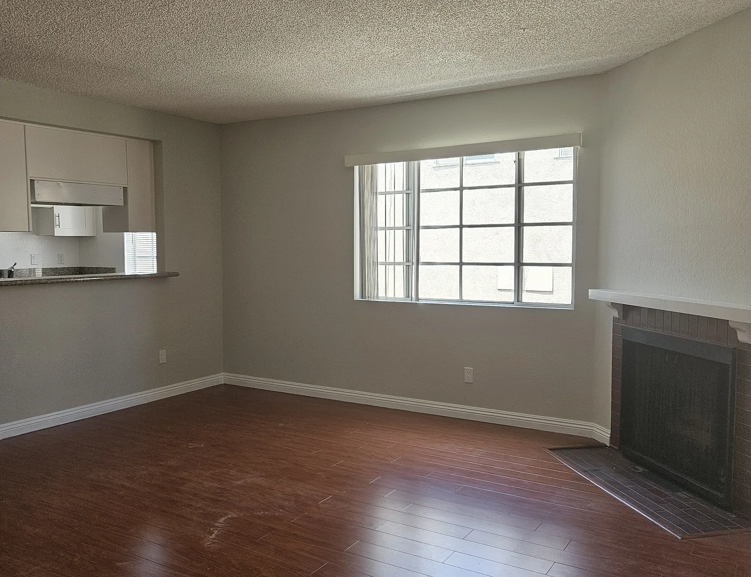 2 bed, 1000 sqft, $2,900 — Photo 3