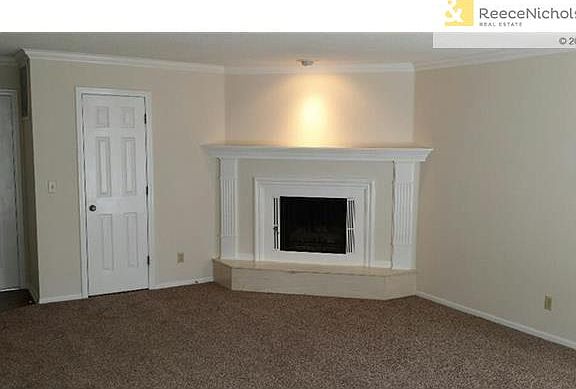 5th image of 11300 Oak St APT 2