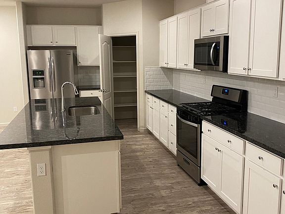 5th image of 1575 Arista Dr