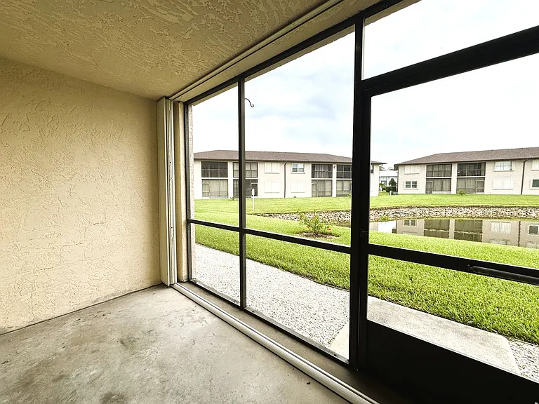 25100 Sandhill Blvd #M — Photo 15