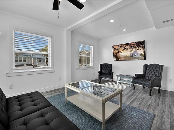 5th image of 4013 Avenue N 1/2