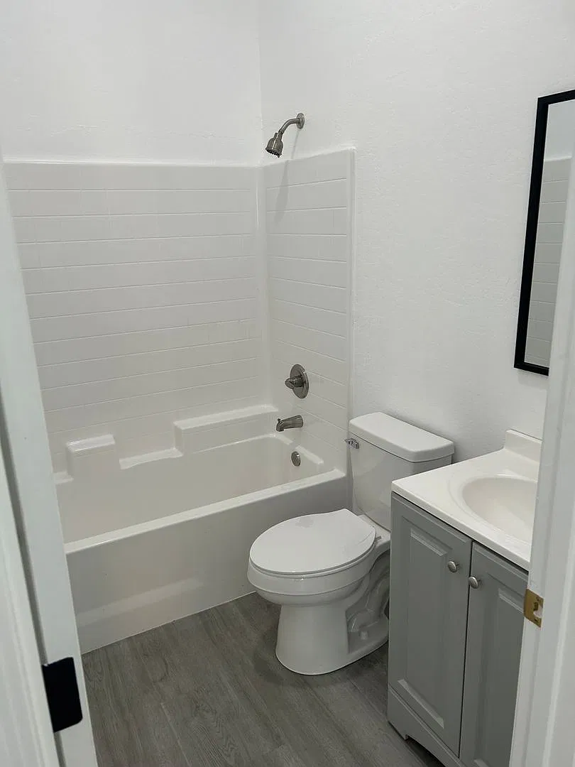 Winslow 3 Bedroom 1 Bathroom — Photo 4