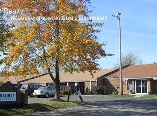128R Fox Hill Ln, Elyria, OH 44035