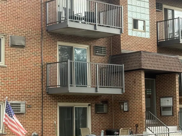 (undisclosed Address), Elmhurst, IL 60126