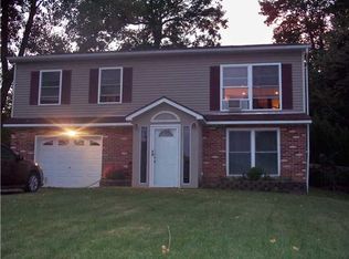 13 Somerset Ln, Victor, NY 14564