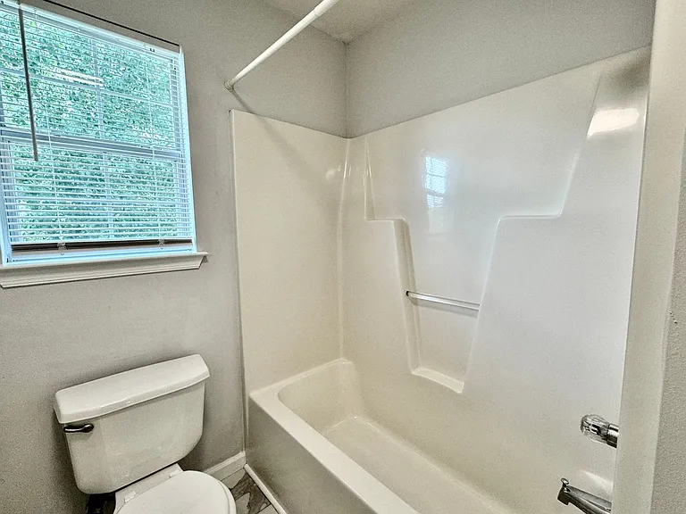 2424 Seven Kings Rd — Photo 44