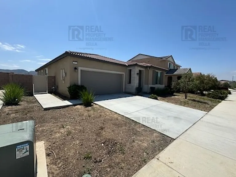 3071 Homeward St — Photo 2