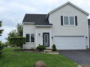 1783 Walnut Park Ln, Aurora, IL 60504