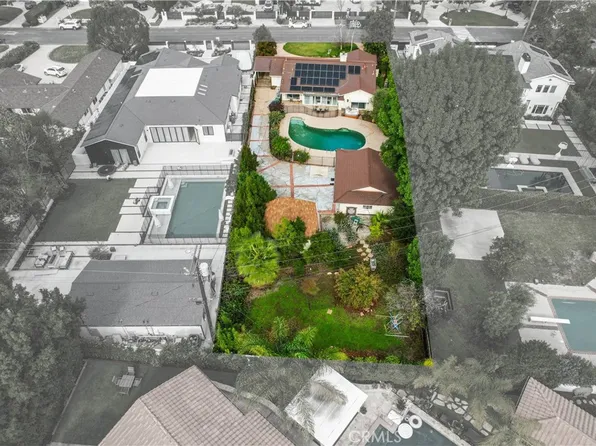 19732 Henshaw St, Woodland Hills, CA 91364