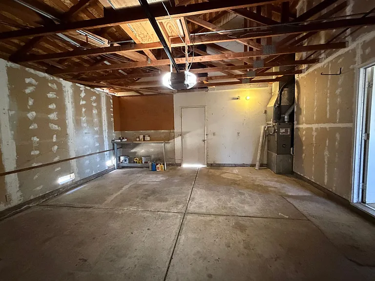 8608 Zircon Crest Ct — Photo 17