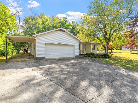 2nd image of 6006 Fayette Ln