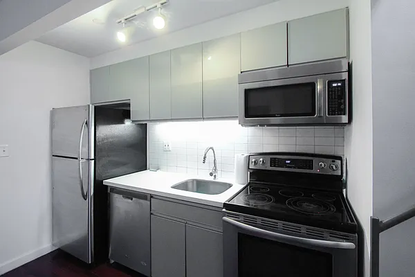 Rented by TheRealEstateCompany.com LLC | media 39