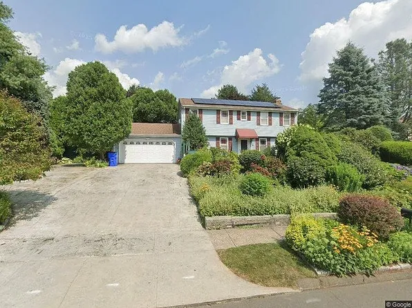 241 Cricket Knl, Wethersfield, CT 06109