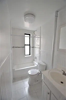 Rented by CITY SKYLINE REALTY INC | media 19