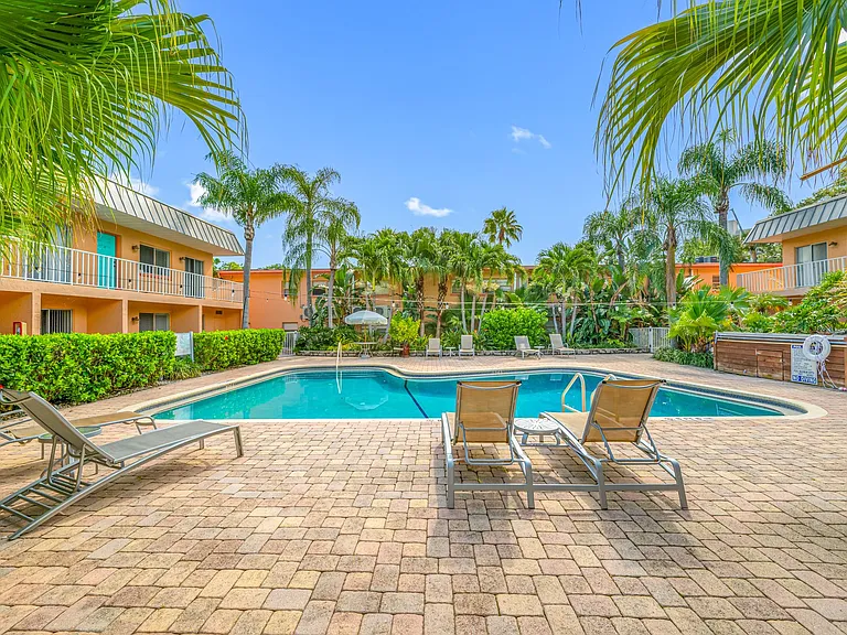 Bayshore Palms at SoHO — Photo 1