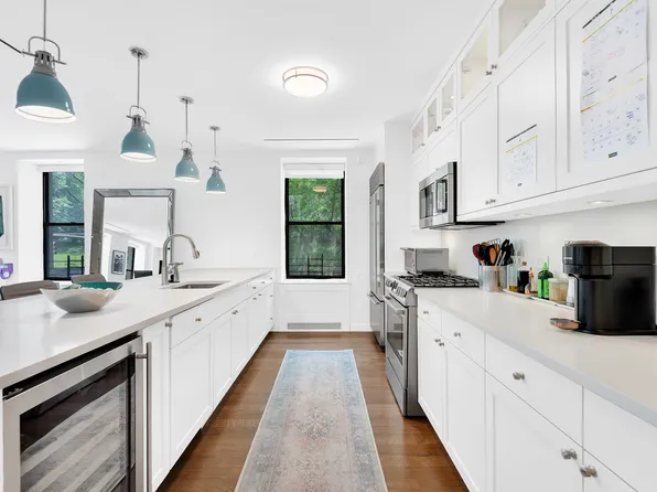 478 Central Park West 2B image 2 of 6