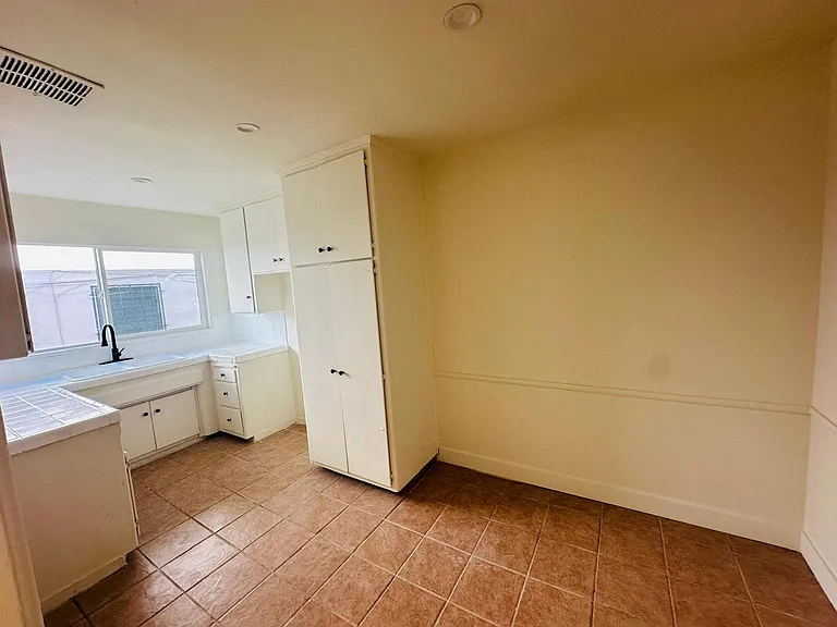 4018 Palmwood Dr #3 — Photo 3