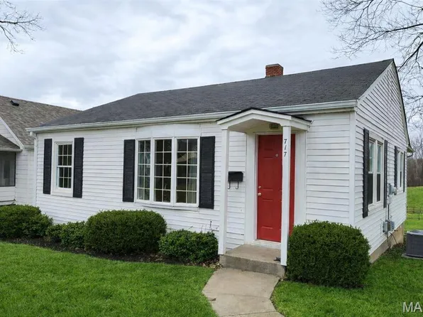 717 N 5th St, Elsberry, MO 63343