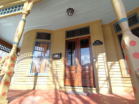 3rd image of 702 Pickering St