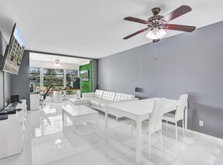 9235 Lagoon Pl APT 207, Davie, FL 33324