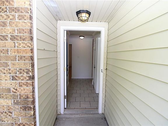4th image of 165 Hansen Ct