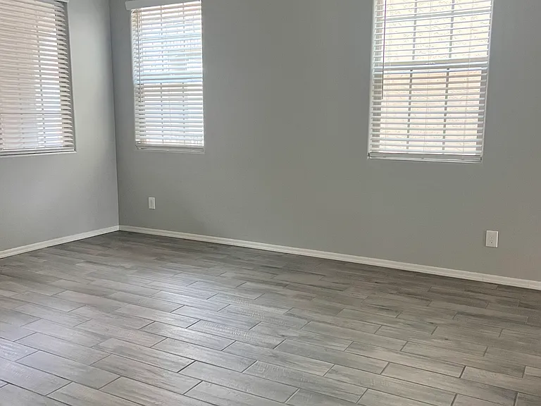 1728 E Dogwood Ln — Photo 4