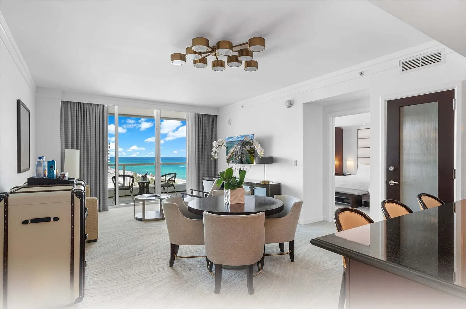 1 bed, 1.0 bath, 957 sqft, $14,496 — Photo 2