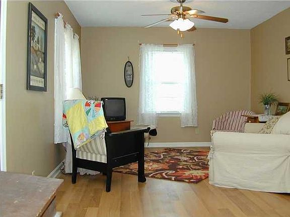2nd image of 5947 Winding Ln