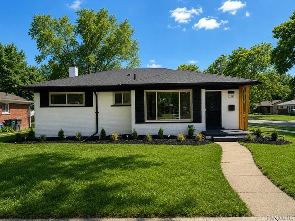 13941 Pearson St, Oak Park, MI 48237