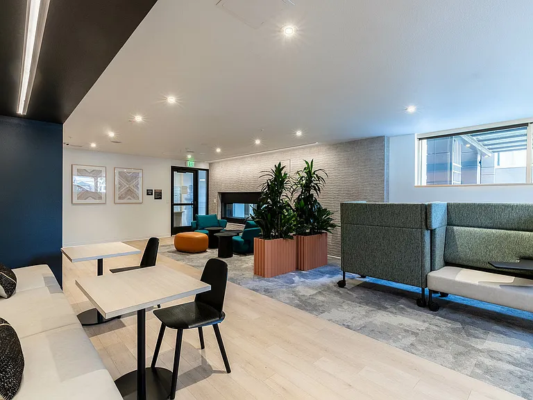 535_amenity_lounge_104