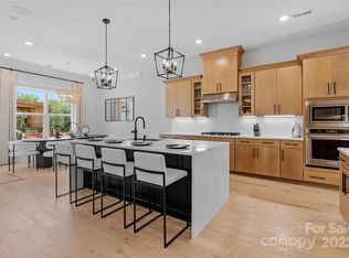 8004 Brookbank Dr, Charlotte, NC 28269
